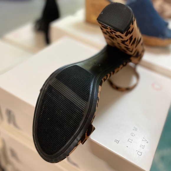 A NEW DAY Cheetah Print Block Heel Sandal! - Picture 6 of 6